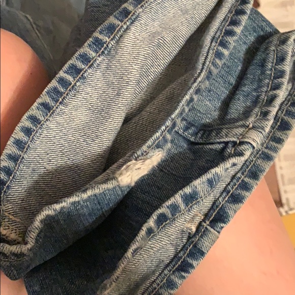 GAP BOOT FIT BLUE JEANS. SIZE 33” X 30”. - Picture 9 of 11